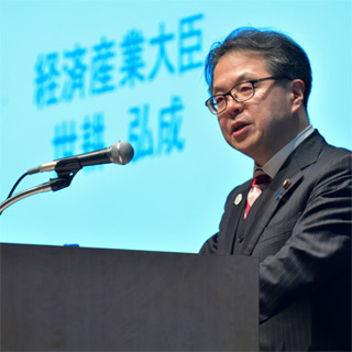 経済産業大臣　世耕 弘成氏